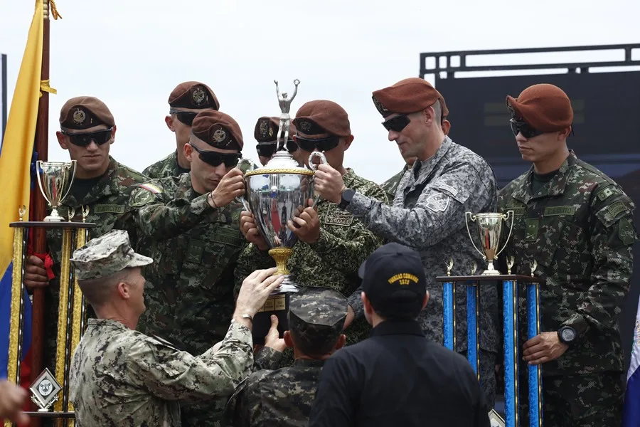 Colombia se corona campeona en competición militar en El Salvador, destacando su destreza y