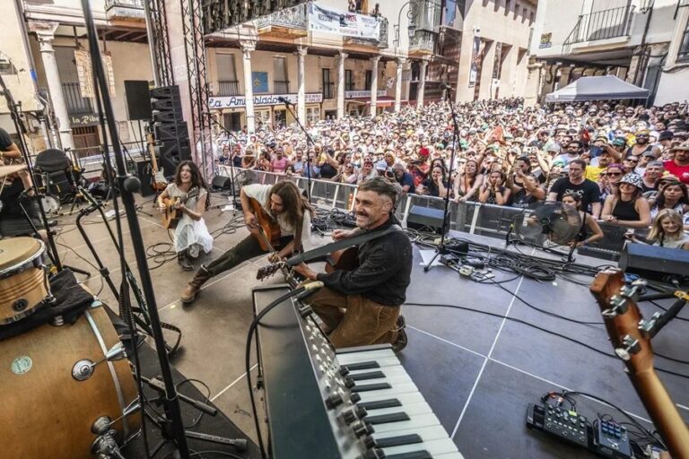 Sonorama reúne a 200.000 participantes en un festival que es "único e imposible de replicar