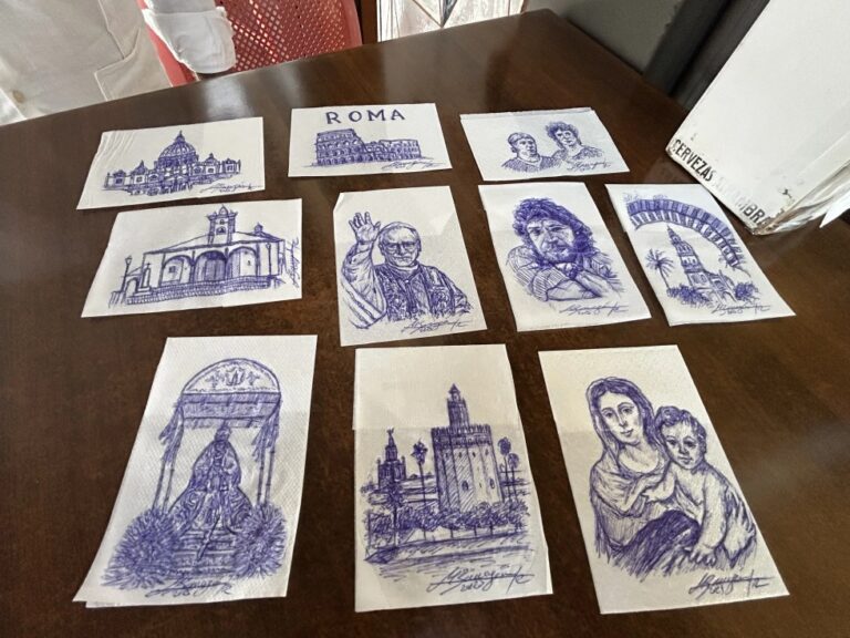 Manuel Barragán, el artista de las servilletas, se ha vuelto viral desde Sevilla por su talento