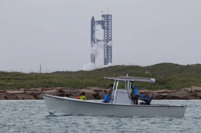 La nave Starship de SpaceX realiza su décimo lanzamiento de prueba tras varios aplazamientos