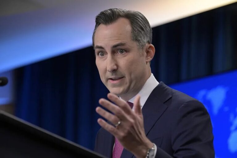 El portavoz del Departamento de Estado, Matthew Miller, durante una rueda de prensa.