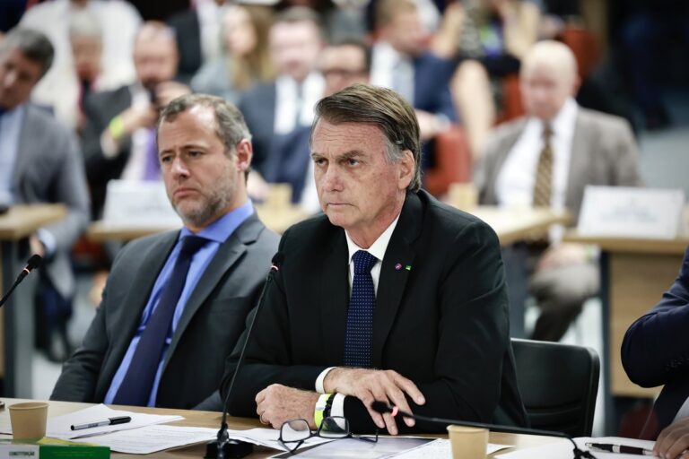 El Supremo de Brasil impone arresto domiciliario a Bolsonaro por violar medidas cautelares