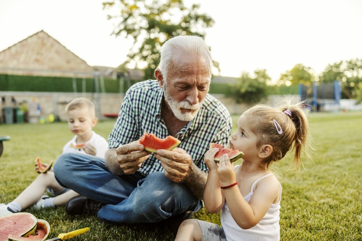 Algunas niñas menstrúan antes debido a factores genéticos heredados de sus abuelos.