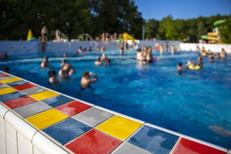Cómo prevenir la legionella en verano en hoteles, spas y sistemas de agua