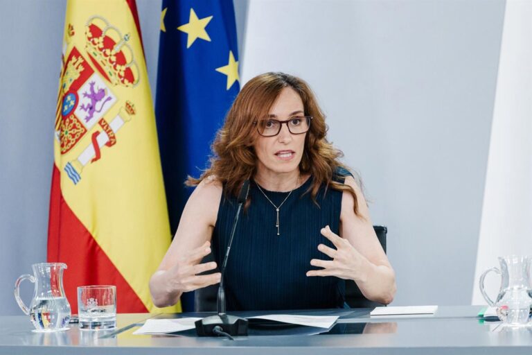 Mónica García afirma que los decanos de Medicina y Enfermería apoyan las modificaciones en el