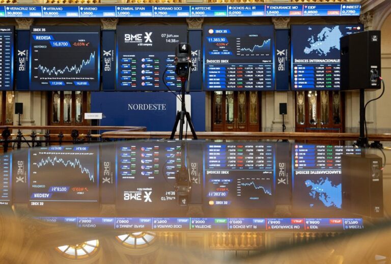 El Ibex 35 alcanza los 14.400 puntos al cierre, marcando su récord más alto desde 2008