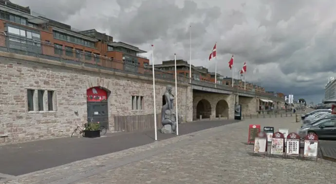La famosa estatua de la sirenita será retirada en Copenhague por considerarse "pornográfica
