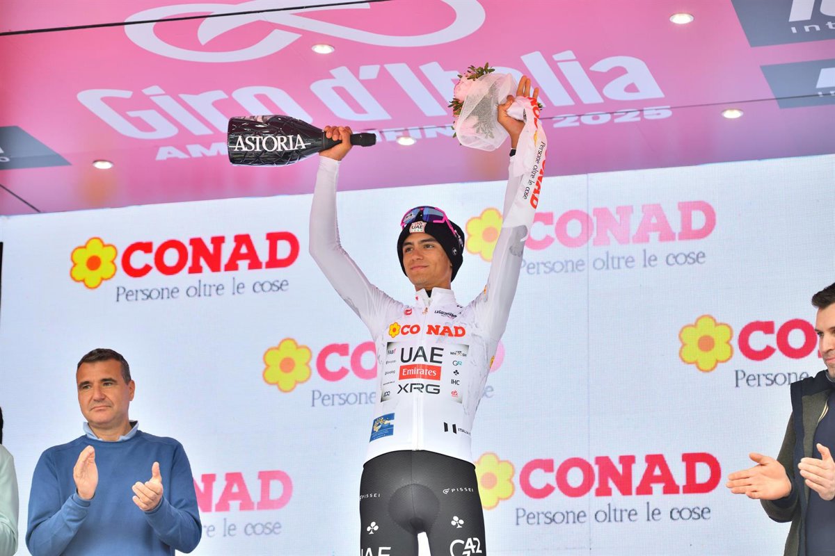 Isaac del Toro se lleva la Vuelta a Burgos en las Lagunas de Neila, destacándose en la carrera