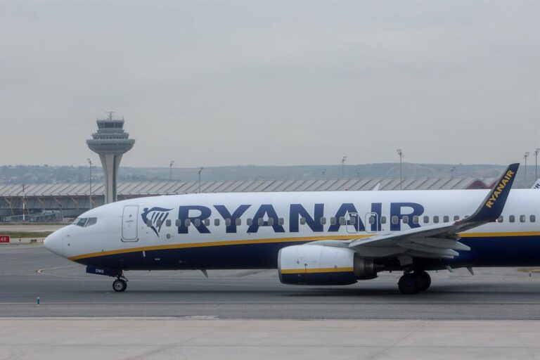 Los aeropuertos españoles se preparan para un puente de agosto con más de 28.000 vuelos y huelgas