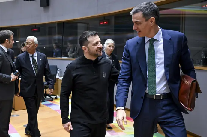 Sánchez enfatiza la necesidad de que Ucrania esté presente en las decisiones sobre su futuro y