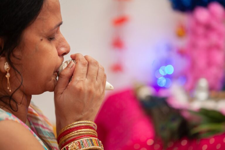 La antigua técnica india que alivia la apnea del sueño sin CPAP ni medicación