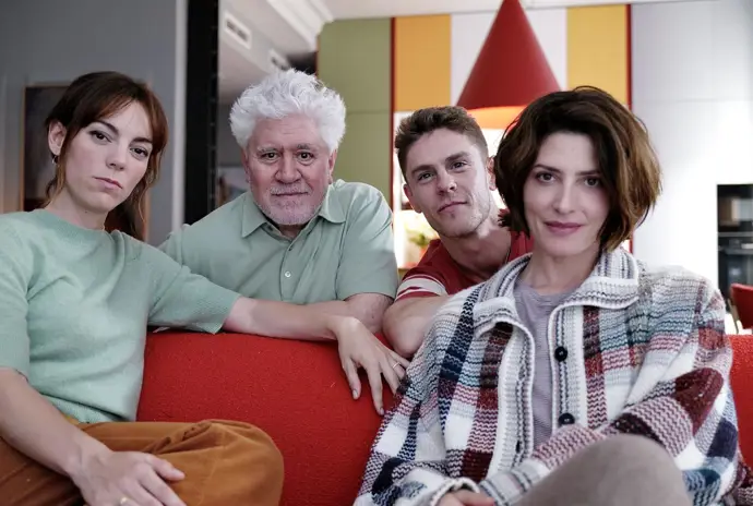 Pedro Almodóvar concluye el rodaje de 'Amarga Navidad', con Bárbara Lennie o Aitana