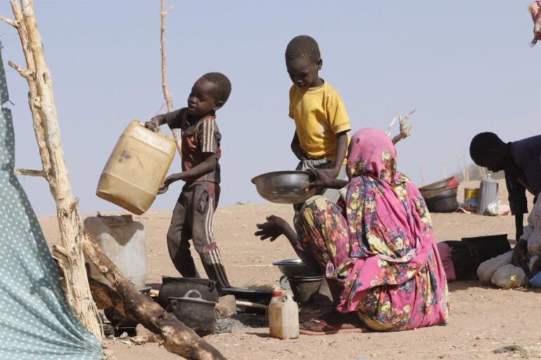 España y otros países donantes advierten que "la gente se muere de hambre" en Darfur