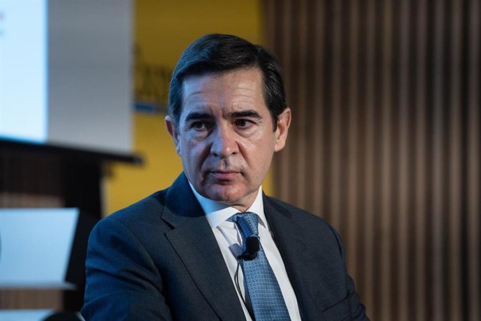 Archivo - El  presidente de BBVA, Carlos Torres, durante la jornada sobre Catalunya 'Hacia un crecimiento sostenible', de 'Expansi&oacute;n', en el Recinte Modernista Sant Pau, a 31 de marzo de 2025, en Barcelona, Catalu&ntilde;a (Espa&ntilde;a).