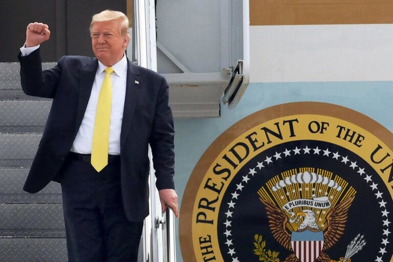 Trump anunciará en una o dos semanas los aranceles para los microchips, que podrían alcanzar el