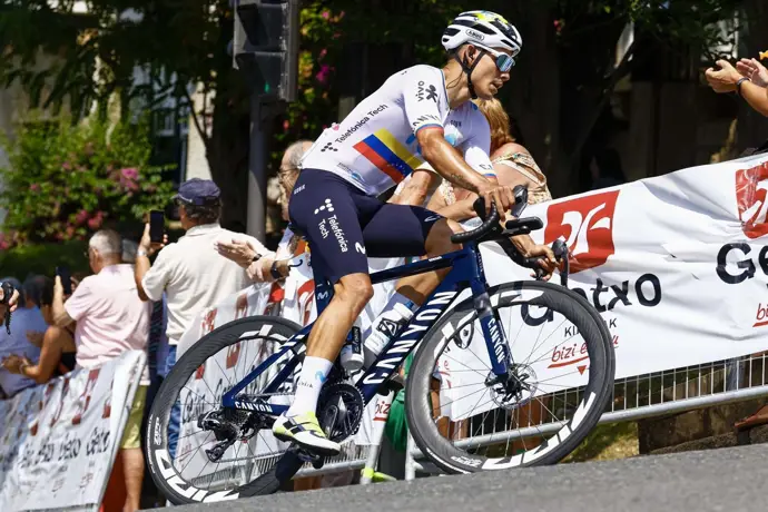 Movistar presenta su equipo para La Vuelta sin Enric Mas, pero con un sólido bloque en español