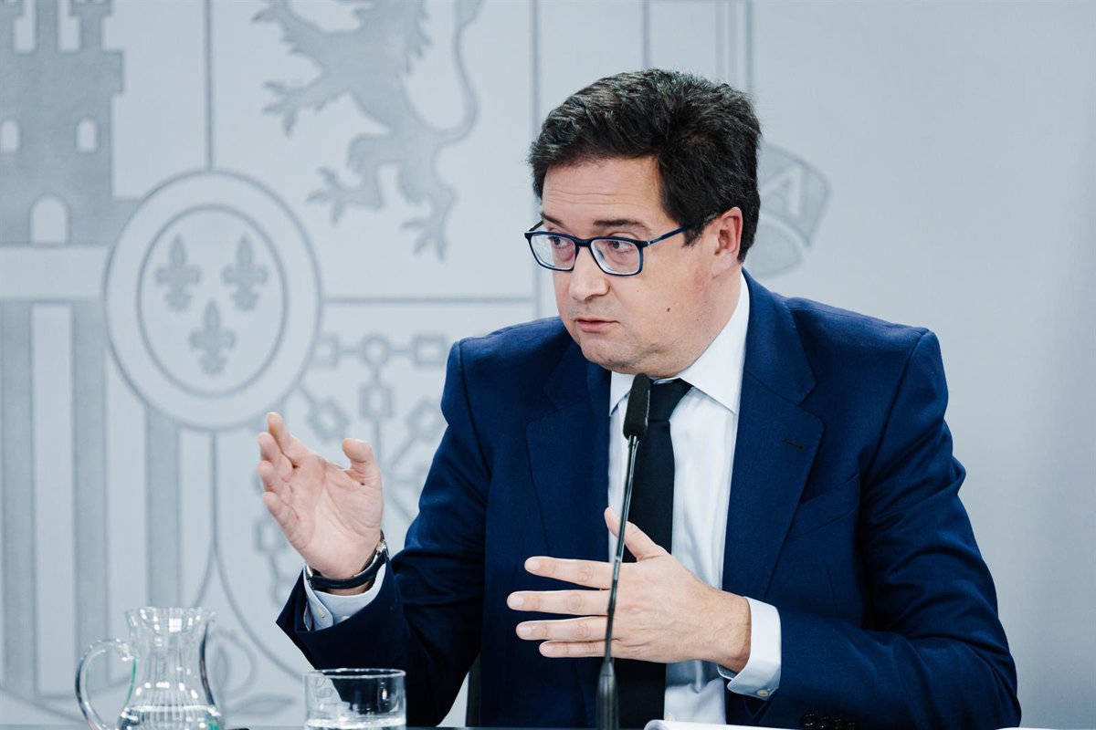 Óscar López espera lograr la aprobación de los Presupuestos Generales del Estado para 2026