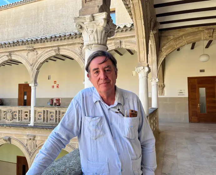 García Montero reivindica a Machado en su búsqueda de una poesía comprometida con la realidad