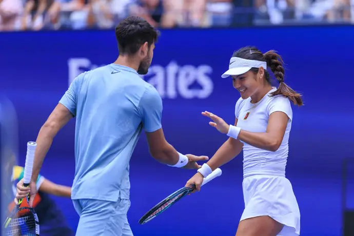 Alcaraz y Raducanu son eliminados en su debut en el dobles mixto del US Open
