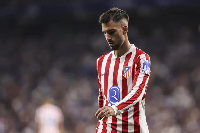 Álex Baena presenta una lesión muscular leve y no podrá jugar contra el Elche