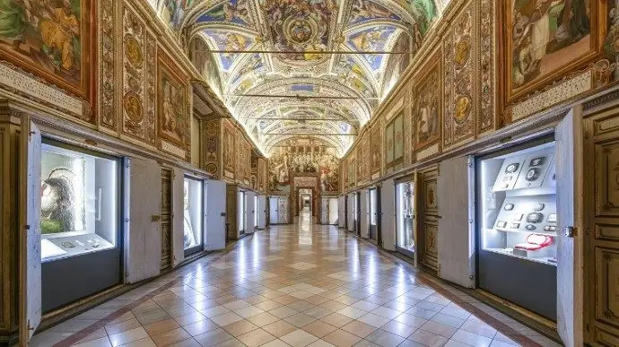 Facua alerta a Consumo sobre una página que finge ser de los Museos Vaticanos para aumentar precios