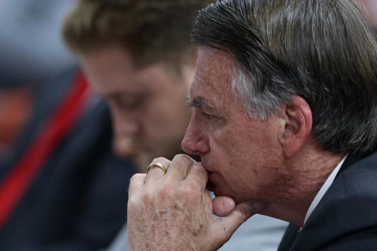 El equipo legal de Bolsonaro manifiesta "sorpresa" ante la acusación de coacción contra el
