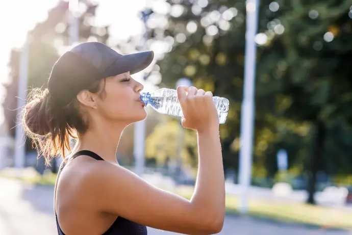 Hidratación y deporte: desmontando mitos que es hora de dejar atrás