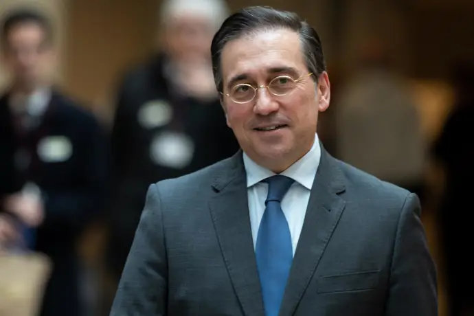 Albares garantiza que España ofrecerá "toda su protección diplomática y consular" a los