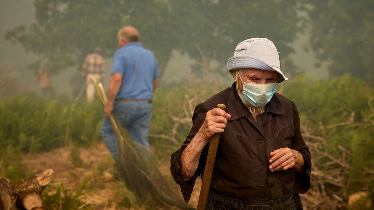 Incendios devastan una iglesia en San Vicente, España, dejando una profunda huella en la comunidad