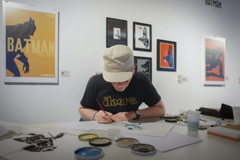 Imagen del historietista y Premio Nacional del Cómic Javier Olivares, antes de una entrevista con EFE