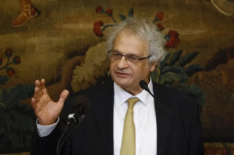 Amin Maalouf, autor libanés, recibe el Premio FIL de Literatura en Lenguas Romances 2025 de EFE