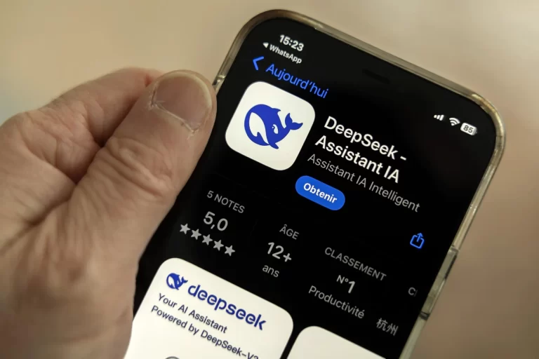El modelo chino DeepSeek de inteligencia artificial mejora al recibir 'recompensas' resolver