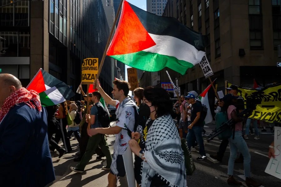 Unas 2.000 personas marchan en Nueva York contra Benjam&iacute;n Netanyahu y la guerra de Gaza
