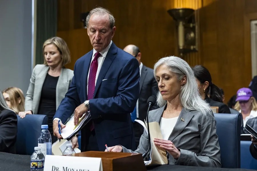 La exdirectora de los CDC afirma que fue cesada por proteger la integridad científica