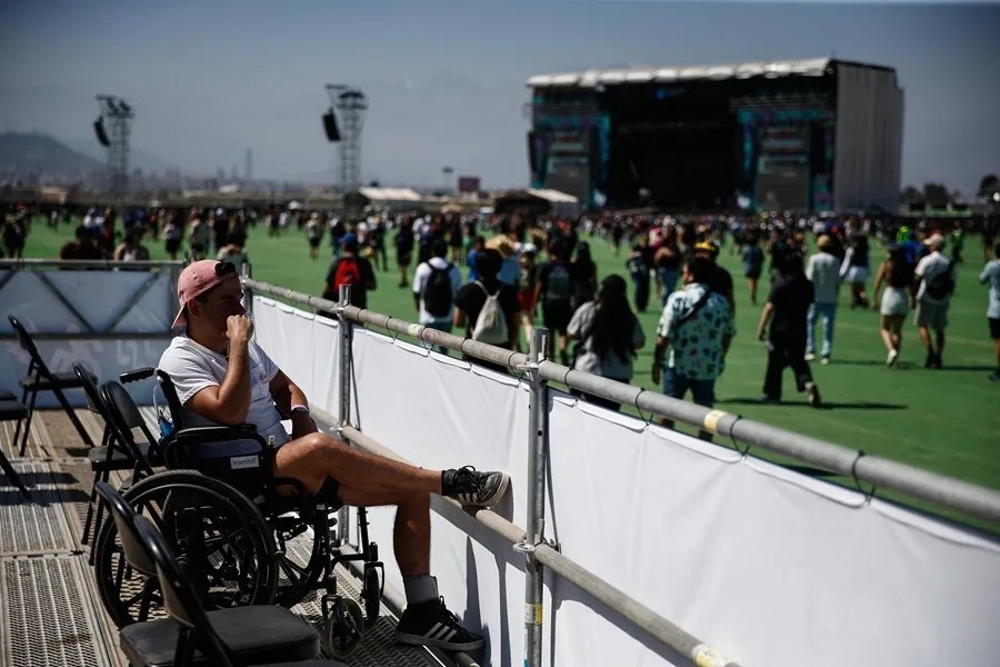 Las dificultades de las personas discapacitadas para asistir a un concierto