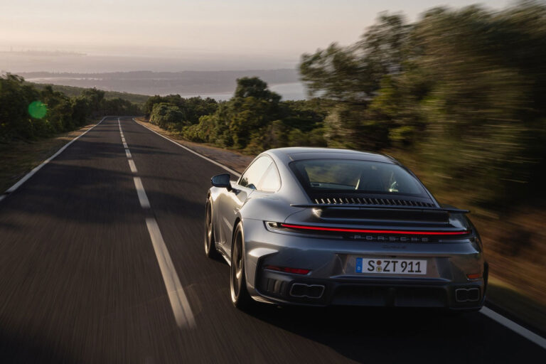 Porsche 911 Turbo S: ha llegado el momento de la potencia híbrida.