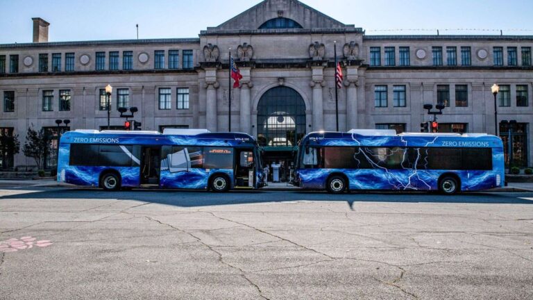 China no solo lidera el mercado de coches eléctricos; ahora transformará el transporte global