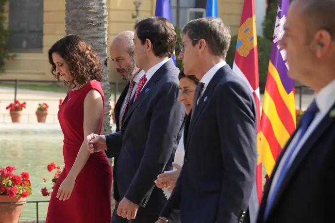 Las comunidades del PP critican la condonación de la deuda, pero algunos barones consideran que se