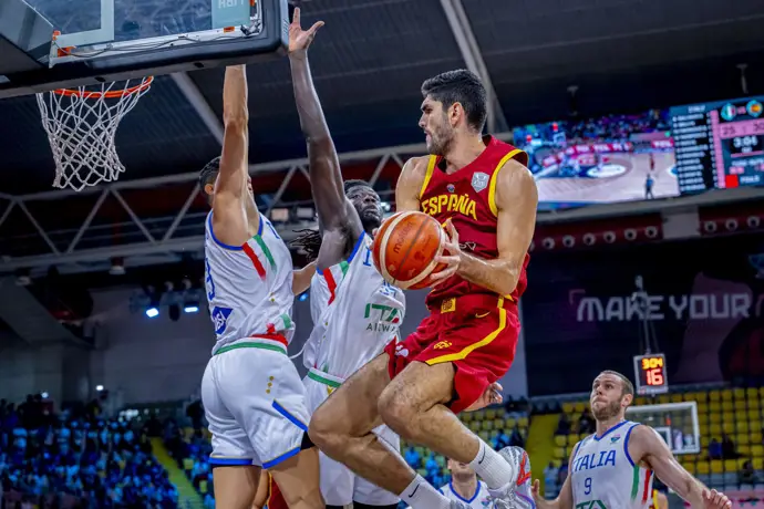 España se encuentra al borde del abismo en el Eurobasket tras una inesperada derrota