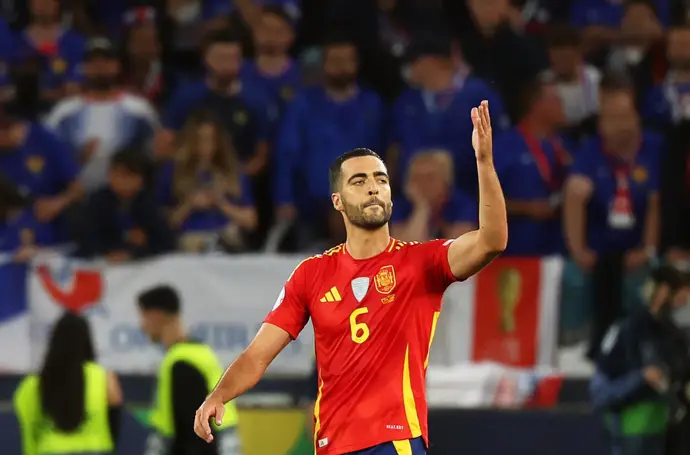 España acaba con el infierno turco con una brillante exhibición futbolística y una contundente