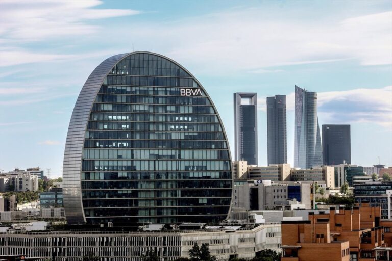 BBVA lanza oferta pública de adquisición sobre Sabadell: claves y condiciones para más de