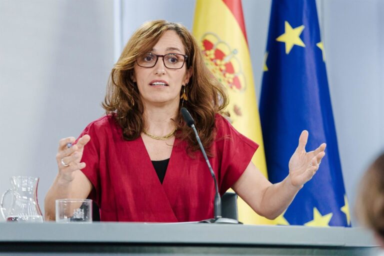 El Gobierno sugiere sancionar con 100 euros a los padres de niños que fumen o usen vapeadores