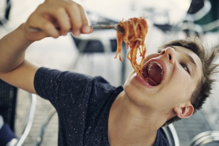 Científicos descubren el mecanismo cerebral que controla el deseo de comer y sugiere nuevas vías