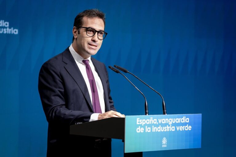 S&P mejora la calificación de España a A+ gracias a su notable crecimiento económico