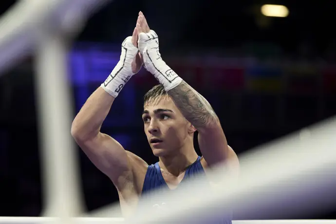 Rafa Lozano Jr. hace historia y se enfrentará por el oro en el Mundial de Boxeo