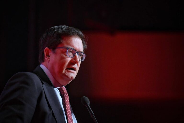 El Congreso avanza en la reforma que permitirá a los funcionarios jubilarse a los 72 años
