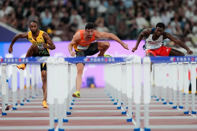 Quique Llopis no logra medallas en los 110 mv del Mundial a pesar de su esfuerzo