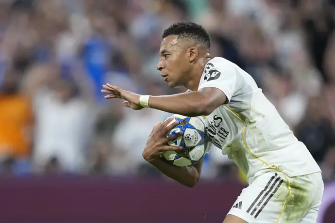 Mbappé salva al Real Madrid de un primer susto en la Champions con una gran actuación