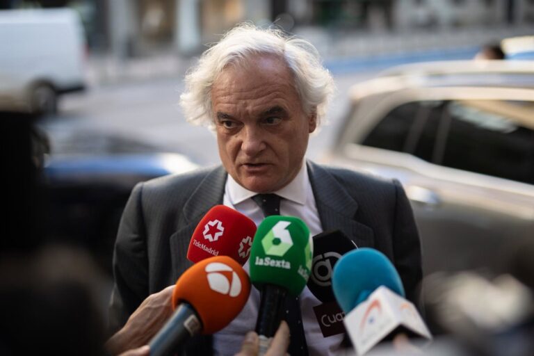 Empresarios critican la propuesta de ofrecer atención al cliente en catalán en español