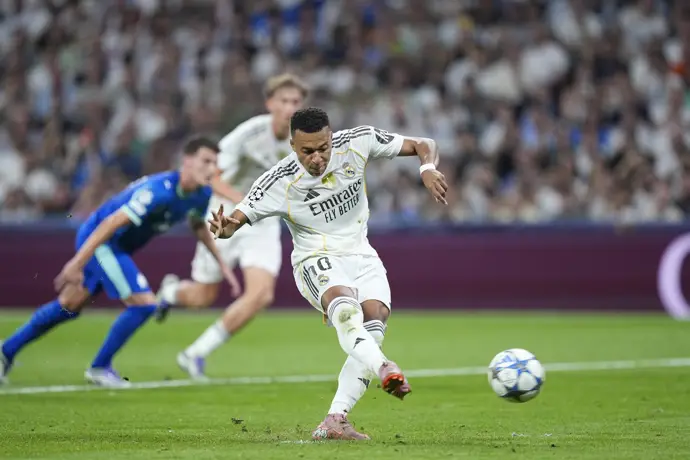 Mbappé solventa la debilidad en los lanzamientos de penalti y se reafirma en su técnica.
